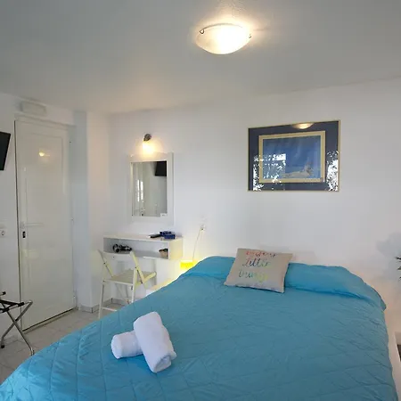 Fraskoula's בית הארחה 4*